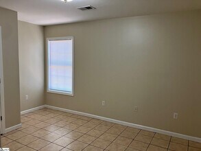 512 St Mark Rd in Taylors, SC - Building Photo - Building Photo