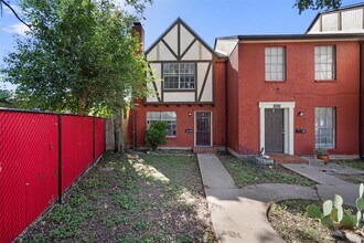 5800 Belmoor Dr in Austin, TX - Building Photo - Building Photo