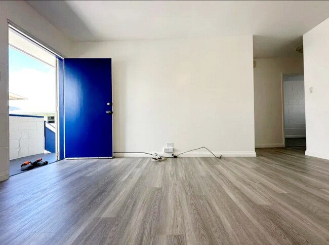 711 Makaleka Ave in Honolulu, HI - Foto de edificio - Building Photo