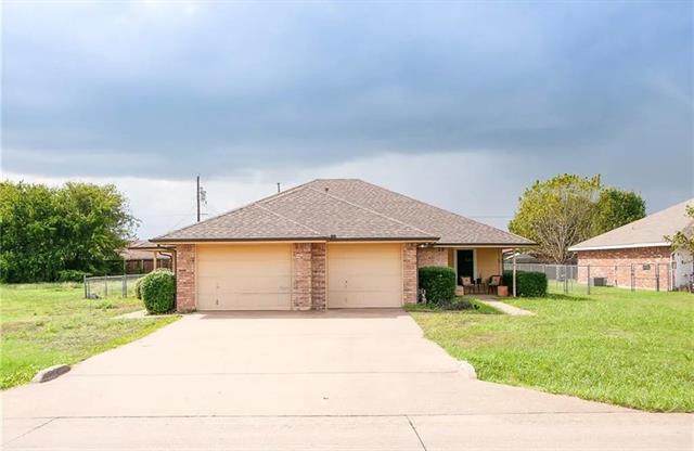 528 Methodist St in Red Oak, TX - Building Photo