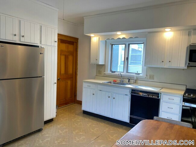 80 Curtis St in Somerville, MA - Building Photo - Building Photo