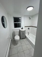 19 N 18th St in East Orange, NJ - Foto de edificio - Building Photo