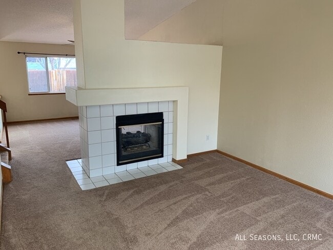 5921 Fossil Dr in Colorado Springs, CO - Building Photo - Building Photo
