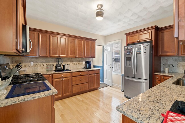 55 Easton St in Boston, MA - Building Photo - Building Photo