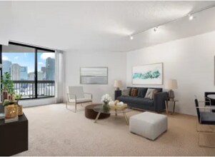 728 N Dearborn St in Chicago, IL - Foto de edificio - Building Photo