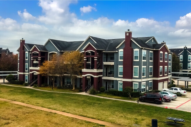 Retreat at Lakeside in Houston, TX - Building Photo - Building Photo