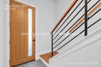 3200 Ross Ave in Dallas, TX - Foto de edificio - Building Photo