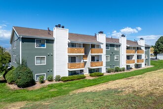 Fielders Creek in Englewood, CO - Building Photo - Building Photo