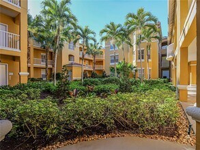 5045 Fairways Cir in Vero Beach, FL - Building Photo - Building Photo