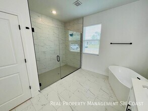 3457 NE 9th Ave in Cape Coral, FL - Building Photo - Building Photo
