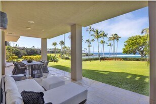 33 Coconut Grove Ln in Lahaina, HI - Building Photo
