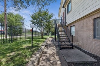6646 E Lovers Ln in Dallas, TX - Building Photo - Building Photo
