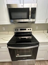 6000-17 Shepherd Mountain Cove in Austin, TX - Building Photo - Building Photo