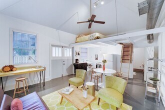 609 Oakland Ave in Austin, TX - Building Photo - Building Photo