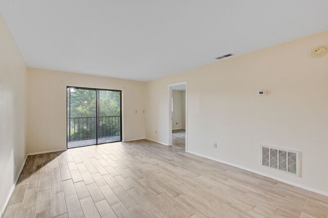 2186 Bees Ferry Rd in Charleston, SC - Building Photo - Building Photo