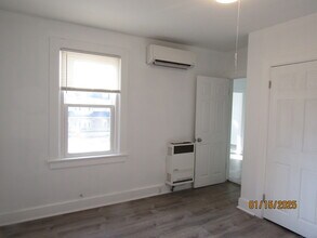 319 Valley St in Windham, CT - Building Photo - Building Photo