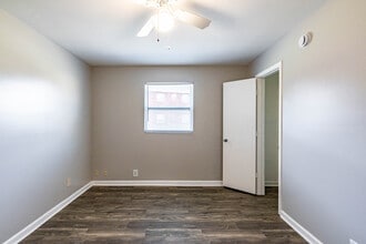 Village on the Green in Nashville, TN - Foto de edificio - Interior Photo