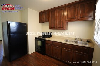237 Bonaire St in Liberty, MO - Building Photo - Building Photo