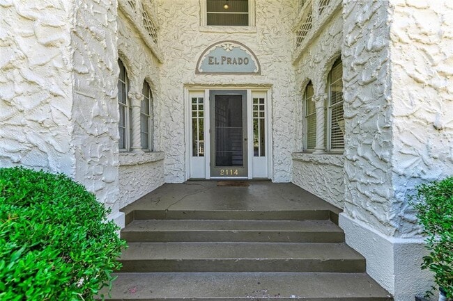 2114 W Dekle Ave, Unit 3 in Tampa, FL - Foto de edificio - Building Photo