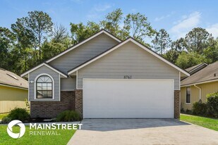 8761 Pinevalley Ln in Jacksonville, FL - Building Photo
