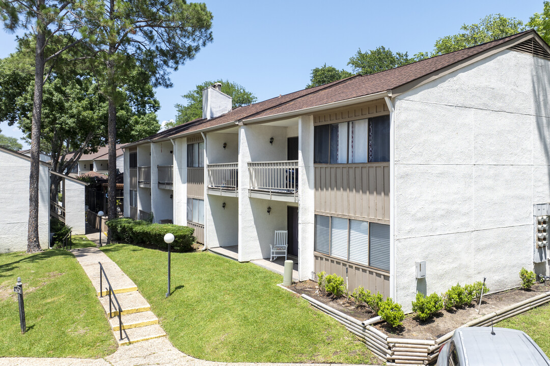 Marina Vista Condominiums in Montgomery, TX - Building Photo