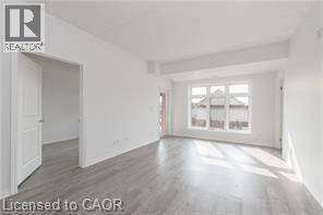 195 Commonwealth St in Kitchener, ON - Building Photo - Building Photo