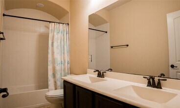 4702 Preserve Park Dr in Spring, TX - Building Photo - Building Photo