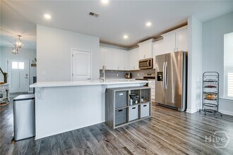 11 Pomona Cir in Savannah, GA - Building Photo - Building Photo
