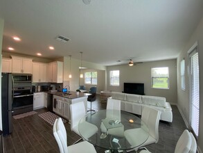 1249 Royal St. George Blvd in Davenport, FL - Building Photo - Building Photo