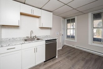 428 7th Ave in Troy, NY - Building Photo - Building Photo