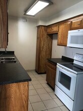 12052 Bailey St, Unit 2 in Garden Grove, CA - Building Photo - Building Photo