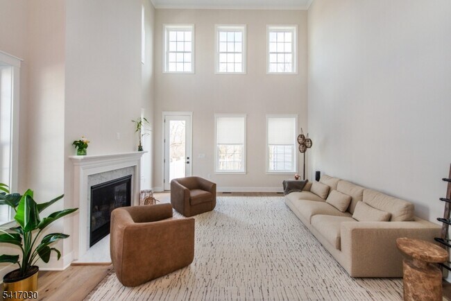 37 Hillandale Dr in Far Hills, NJ - Building Photo - Building Photo