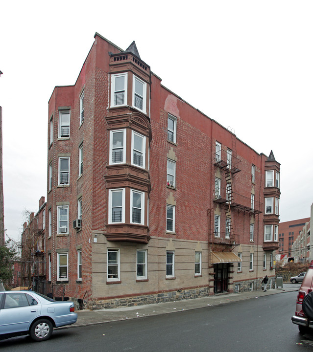 35 Caroline Ave in Yonkers, NY - Building Photo