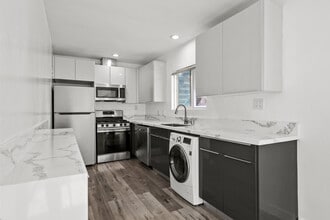 141 San Pascual Ave. in Los Angeles, CA - Building Photo - Building Photo