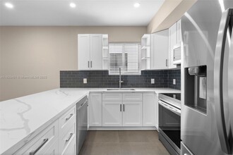 3143 Day Ave in Miami, FL - Building Photo - Building Photo