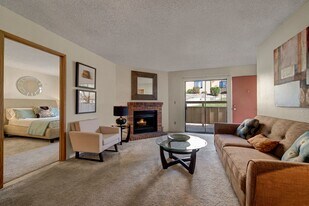 Grand View in Colorado Springs, CO - Building Photo