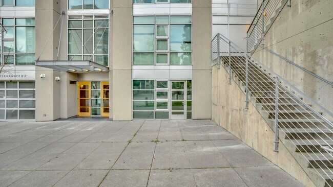 301 Bryant St in San Francisco, CA - Building Photo - Building Photo