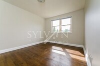 956 Masefield Rd photo'