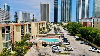 200 172nd St in Sunny Isles Beach, FL - Building Photo - Building Photo