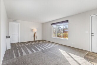 7988 Marion Rd SE in Turner, OR - Building Photo - Building Photo