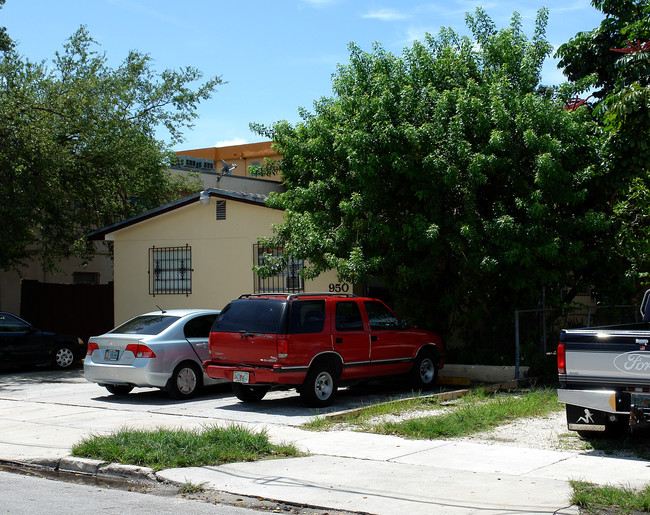 950 NW 5th St in Miami, FL - Building Photo - Building Photo