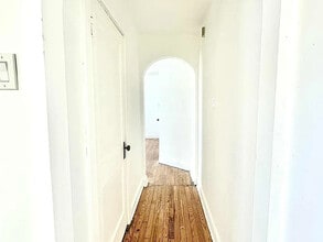 212 S Chestnut St, Unit 4 in Collinsville, IL - Foto de edificio - Building Photo