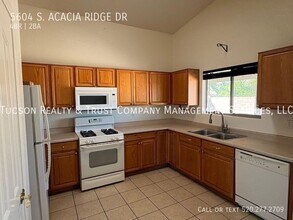 5604 S Acacia Ridge Dr in Tucson, AZ - Building Photo - Building Photo