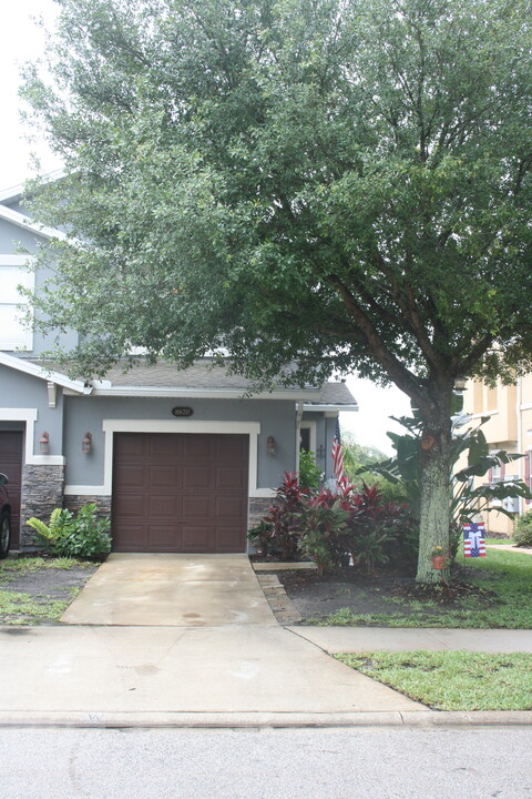 8870 Shell Island Dr in Jacksonville, FL - Foto de edificio