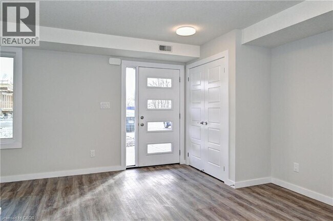 118 Gravel Ridge Trail in Kitchener, ON - Building Photo - Building Photo