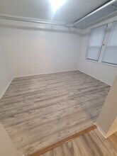 2315 E 70th St in Chicago, IL - Building Photo - Building Photo