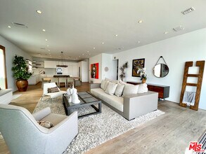 25366 Malibu Rd-Unit -1 in Malibu, CA - Building Photo - Building Photo