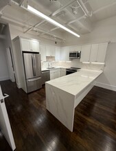 190 High St, Unit 601 in Boston, MA - Building Photo - Building Photo