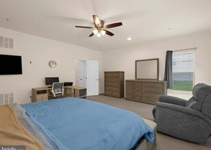 1026 Edenberry Way in Glen Burnie, MD - Foto de edificio - Building Photo