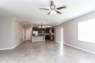 1625 Climbing Dayflower Dr in Ruskin, FL - Building Photo - Building Photo